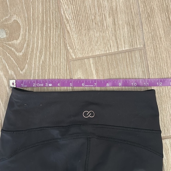 CALIA Leggings with Side Cutouts - Picture 5 of 7